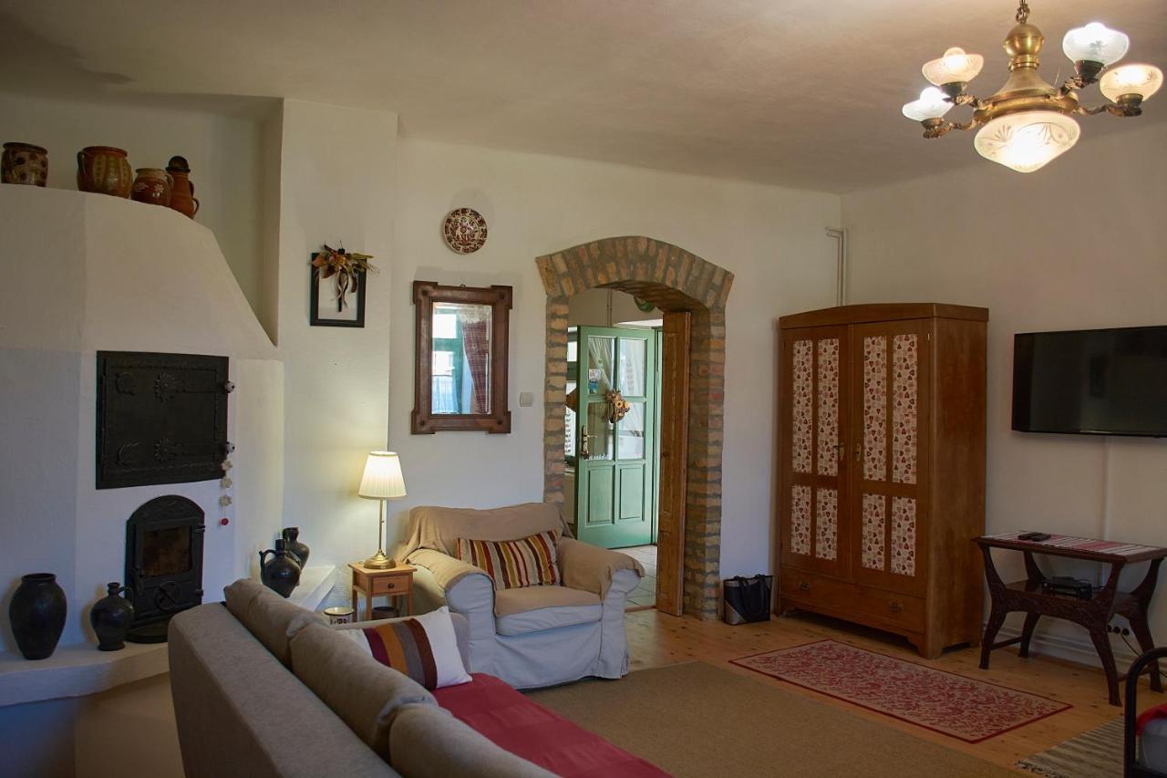 Egkoris Vendeghaz Hotel Bakonyszucs Bagian luar foto