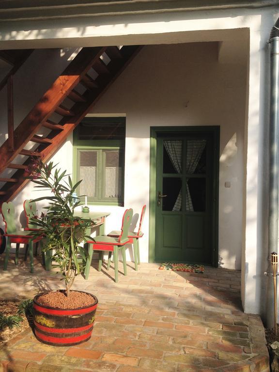 Egkoris Vendeghaz Hotel Bakonyszucs Bagian luar foto
