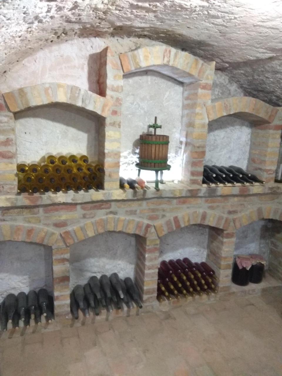 Egkoris Vendeghaz Hotel Bakonyszucs Bagian luar foto